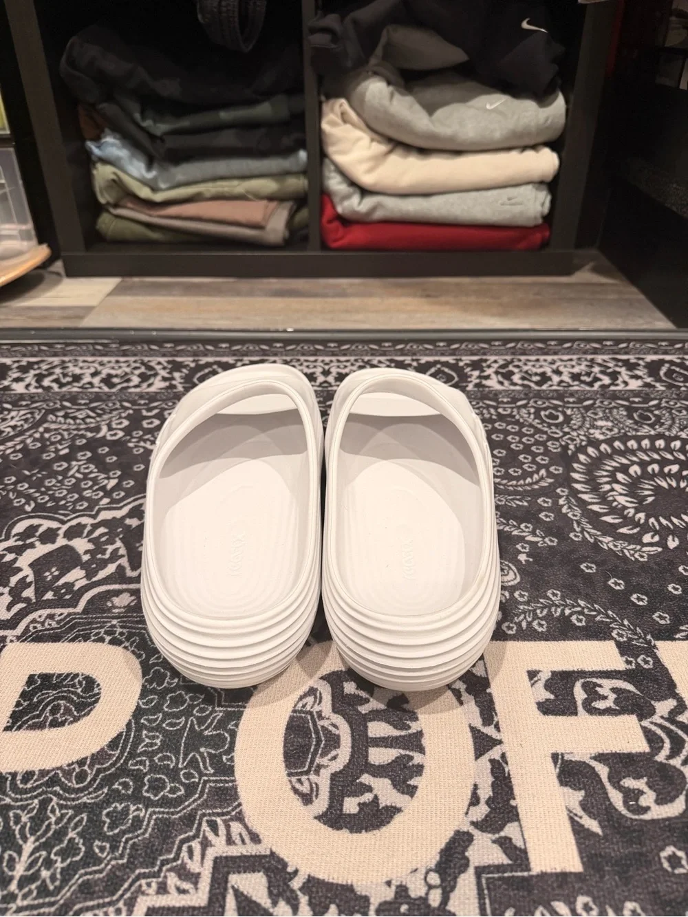 Nike Men’s White Slide Sandals - Lightweight Comfort
